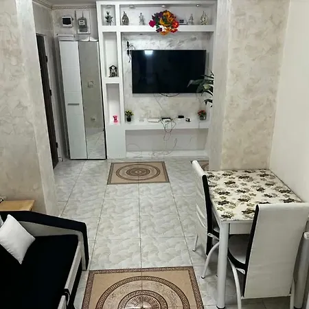 2 Si 1 Sufragerie, La Parter Aproape De Plaja Si De Parc Loc Linistit Supermarketul Aproape Gara Si Multe Altele 2 Intrari Pe Soseaua Constantei Si Pe Pictor Tonitza Daire