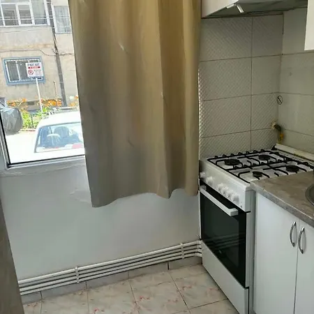 2 Si 1 Sufragerie, La Parter Aproape De Plaja Si De Parc Loc Linistit Supermarketul Aproape Gara Si Multe Altele 2 Intrari Pe Soseaua Constantei Si Pe Pictor Tonitza Daire Mangalya